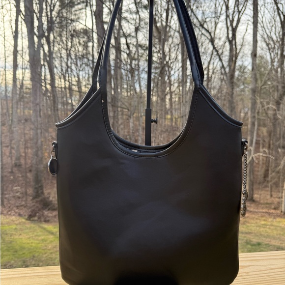 Ed Hardy NWT Heart and Love Design Black Bag - Picture 2 of 6